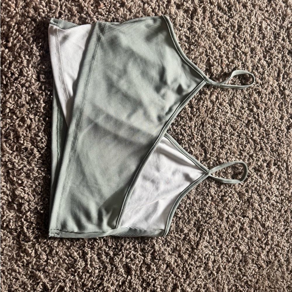 Tank Top Bundle! 💗💚 - Picture 4 of 7